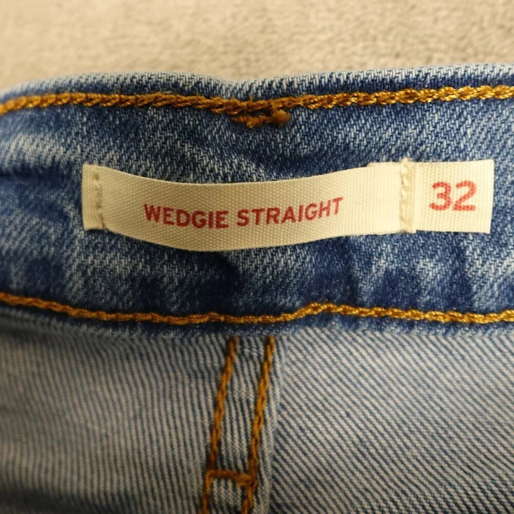 Levi's jeans wedgie straight women's 32 light wash blue red tab‎